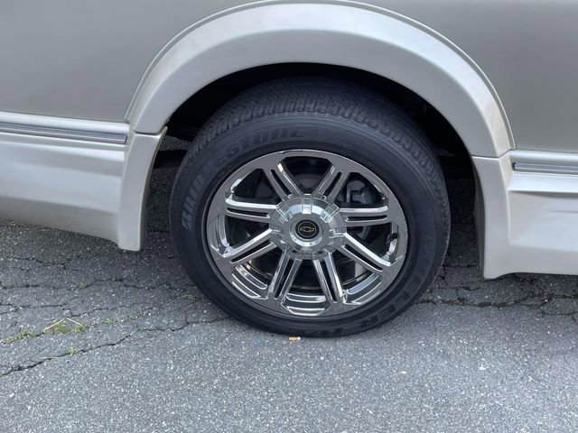 Used 2015 Chevrolet Express 2500 Extended image 8