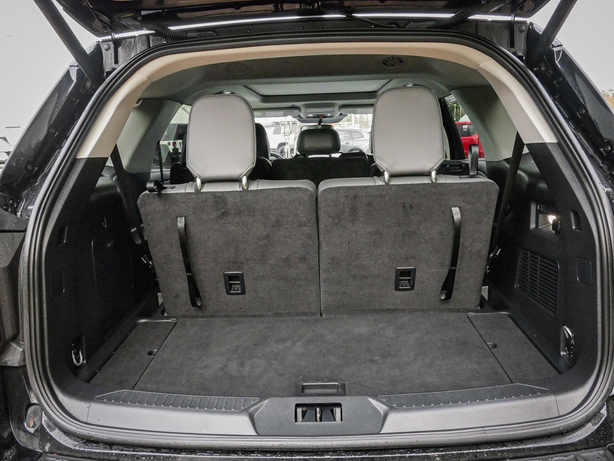 Used 2025 Ford Explorer Active w/ Active Comfort Package image 32