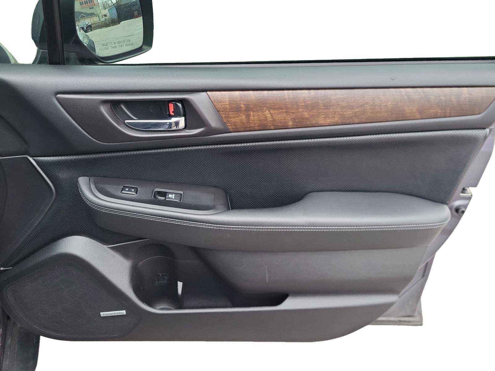 Used 2016 Subaru Outback 3.6R Limited image 15