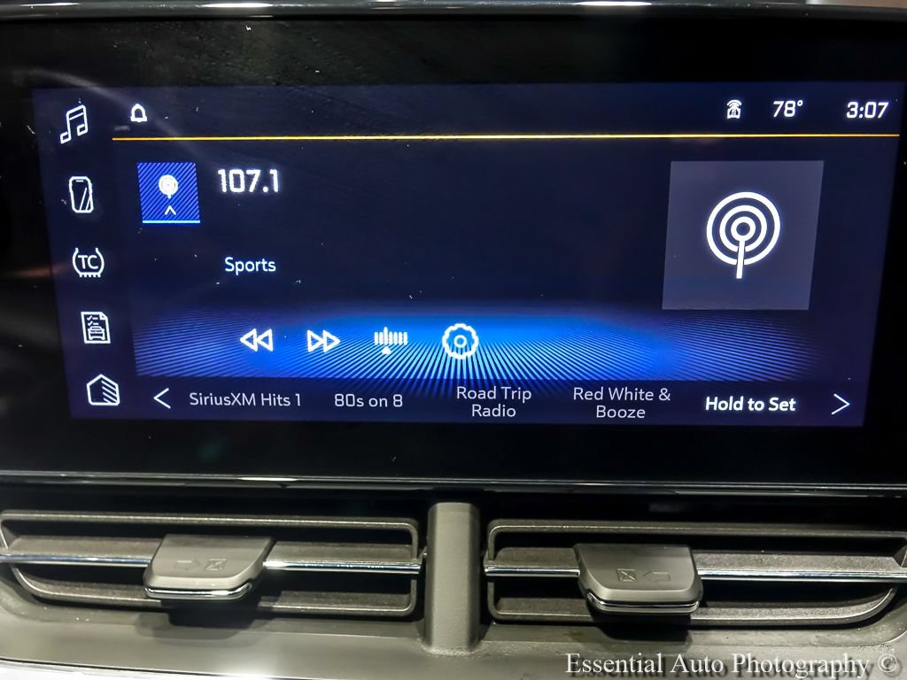Used 2025 Chevrolet Trax RS w/ Sunroof Package FWD image 21