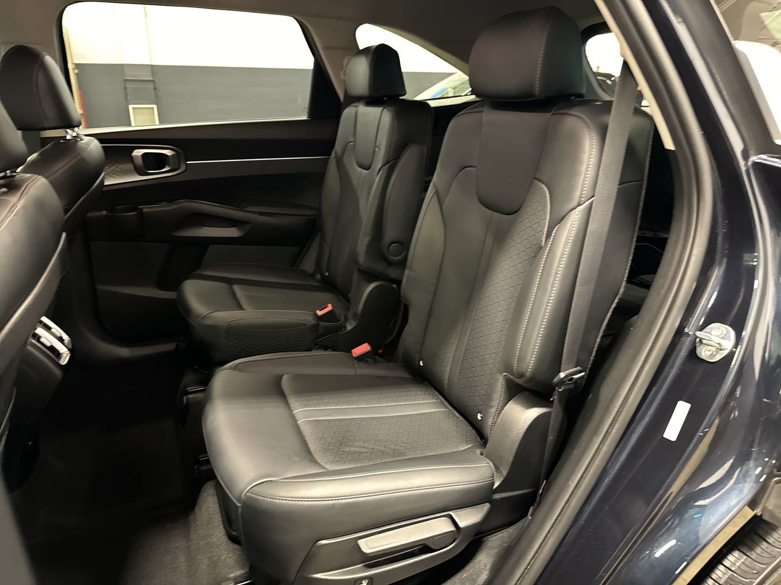 Used 2022 Kia Sorento EX image 22