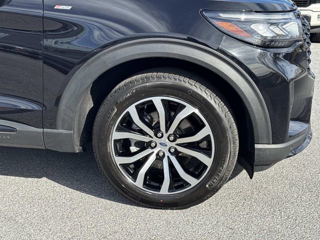 Used 2025 Ford Explorer ST-Line image 9