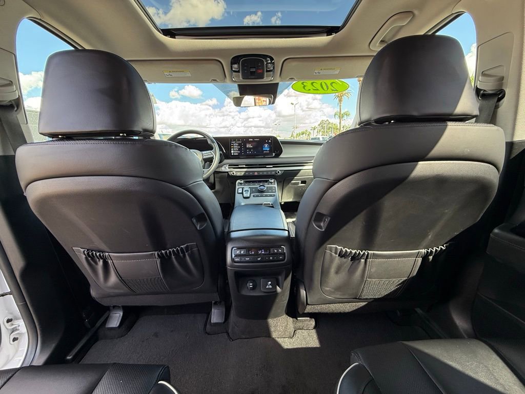 Used 2023 Hyundai Palisade SEL w/ Premium Package image 13