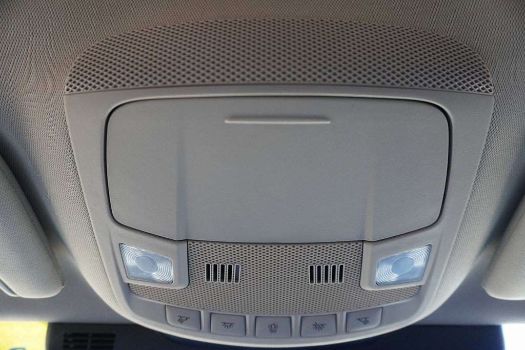 Used 2021 Lincoln Nautilus FWD w/ Equipment Group 101A image 18