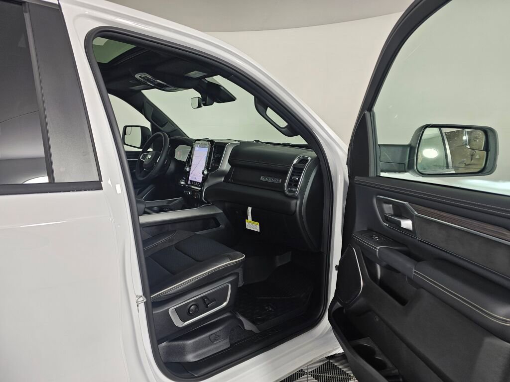 New 2026 RAM 1500 Laramie w/ Laramie Preferred Package AWD/4WD image 38