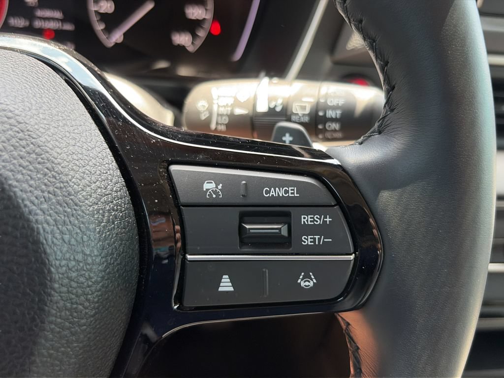 Certified 2025 Honda Pilot Touring image 30