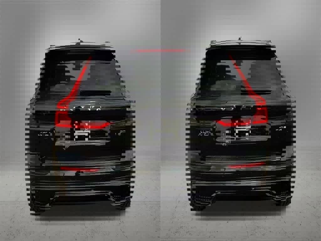 Used 2025 Volvo XC60 T8 Plus w/ Protection Package Premier image 5