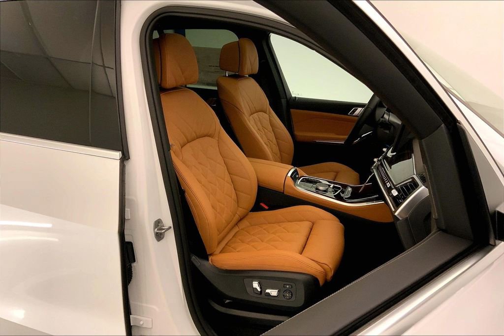 New 2026 BMW X5 xDrive40i w/ Climate Comfort Package image 7