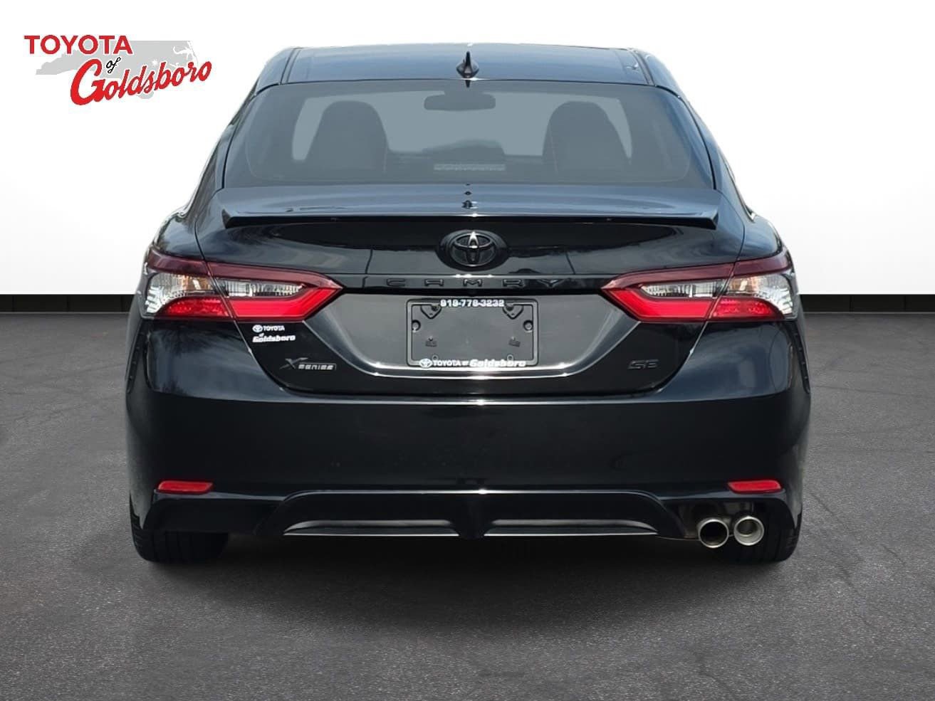 Used 2023 Toyota Camry SE image 6