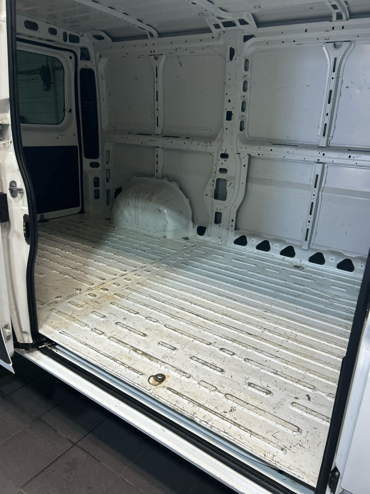 Used 2015 RAM ProMaster 1500 FWD image 5