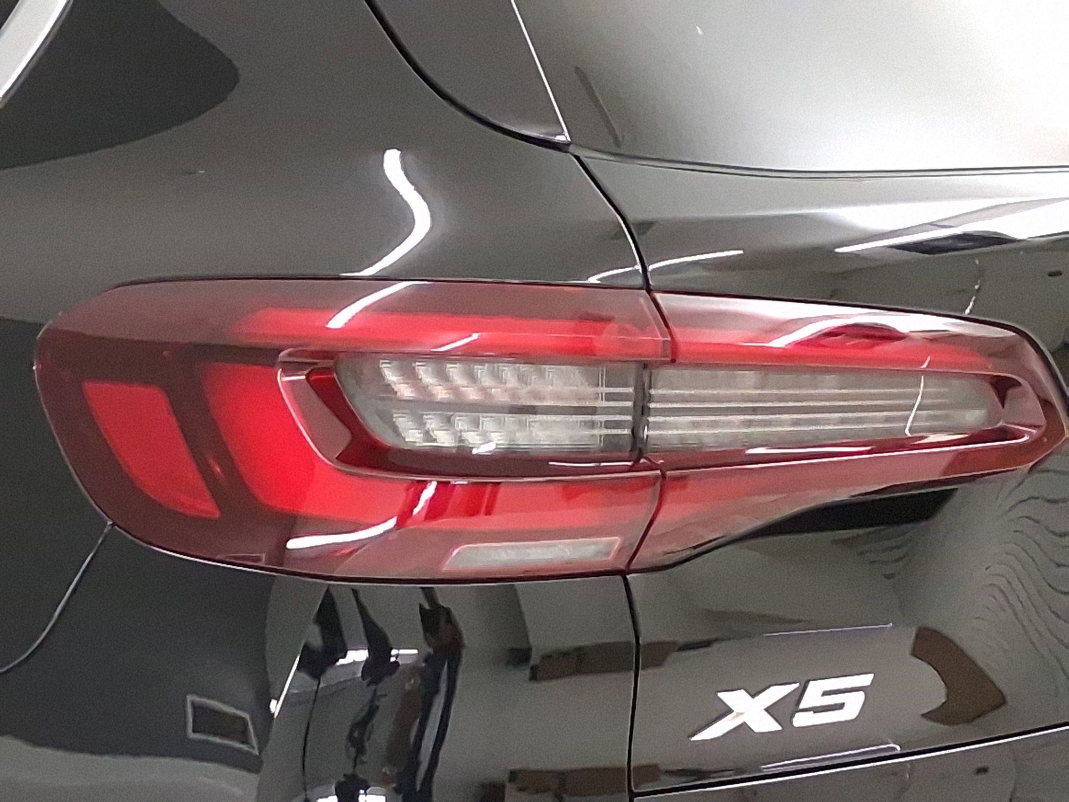 Certified 2023 BMW X5 sDrive40i w/ Premium Package image 11