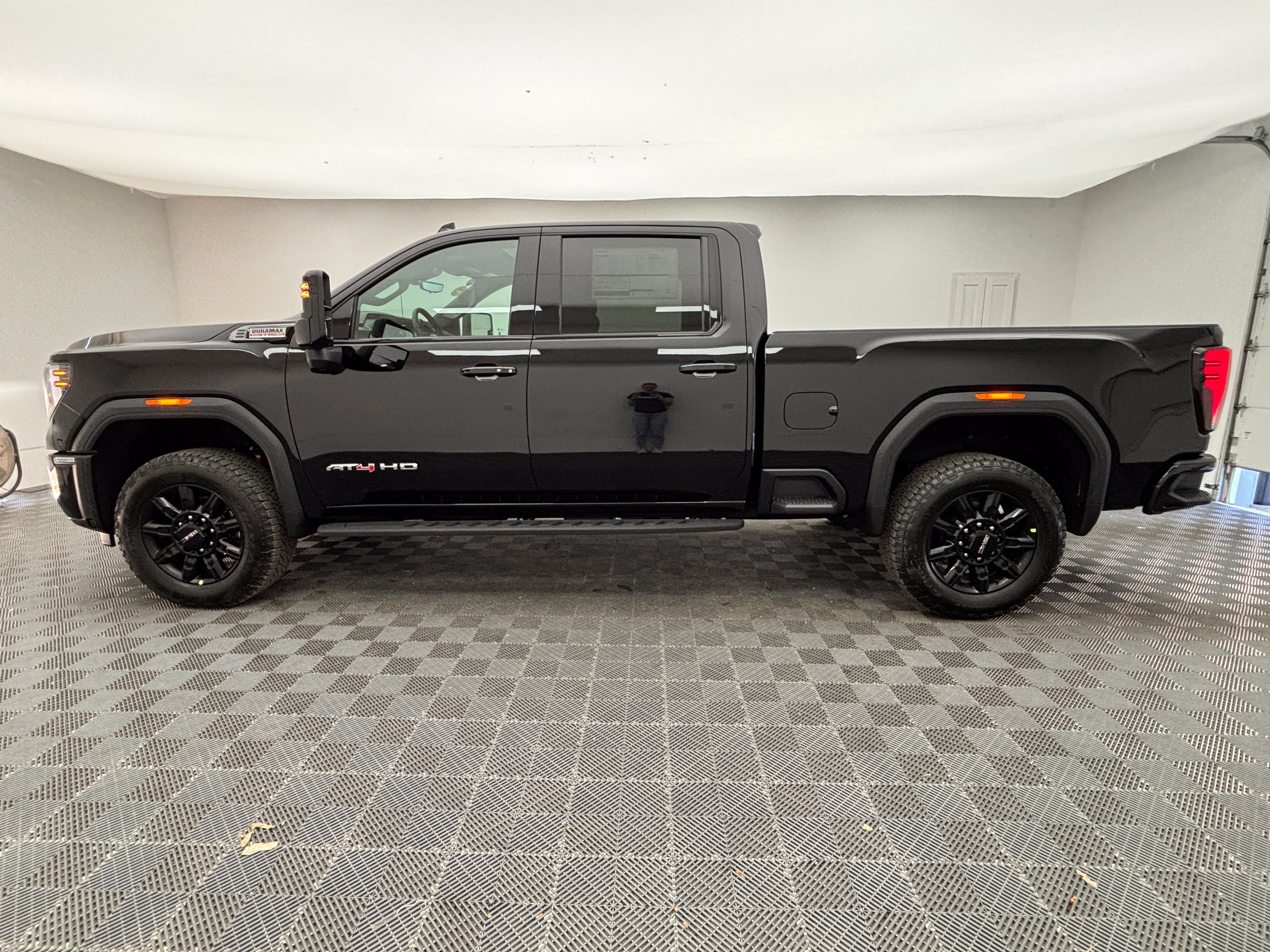 New 2026 GMC Sierra 2500 AT4 w/ AT4 Premium Plus Package AWD/4WD image 15