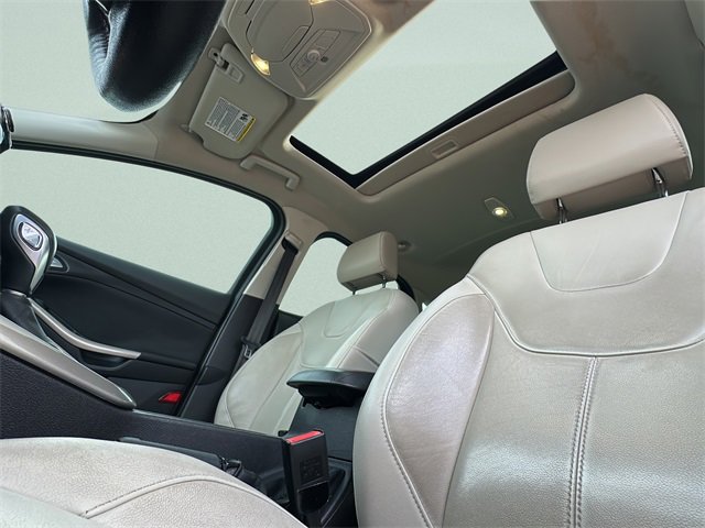 Used 2015 Ford Focus Titanium image 22