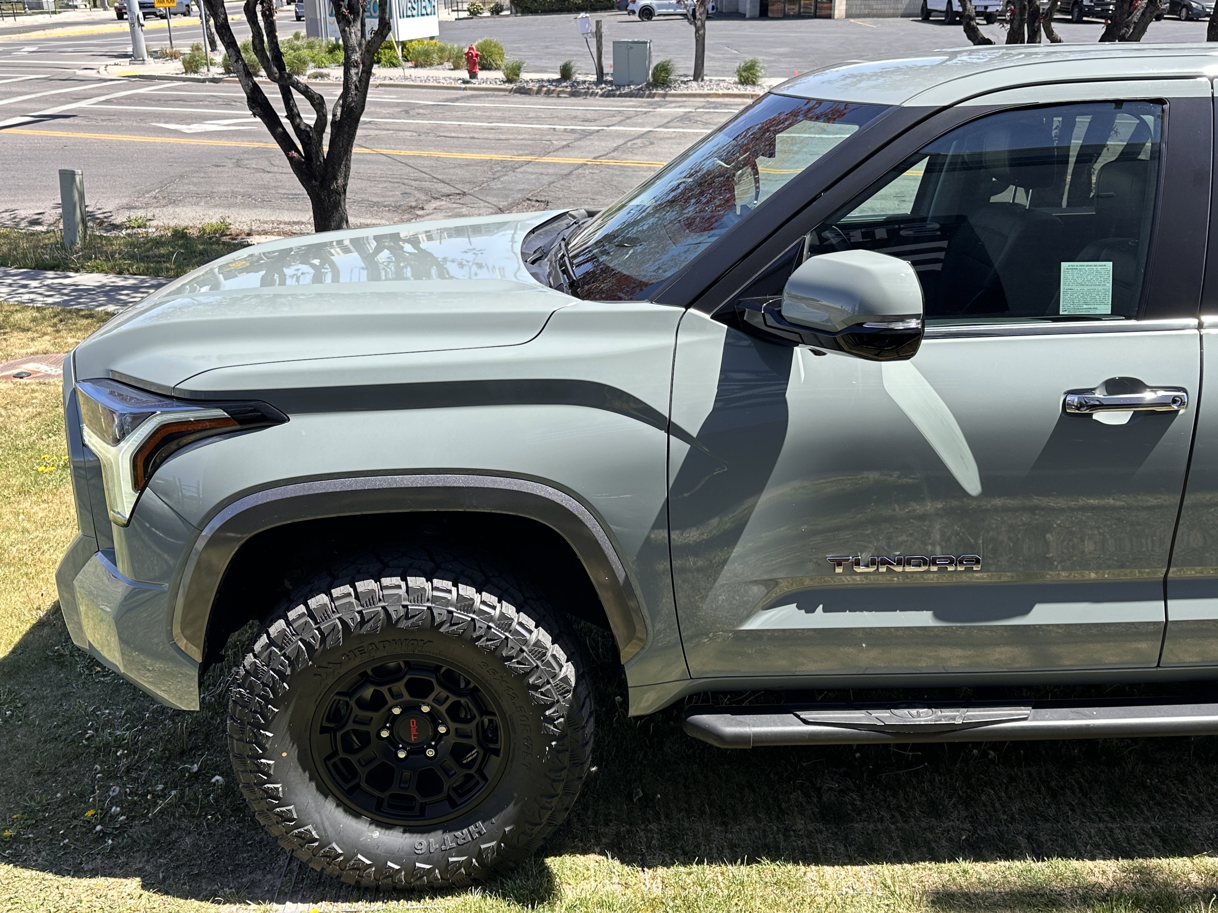 Used 2024 Toyota Tundra Limited AWD/4WD image 10