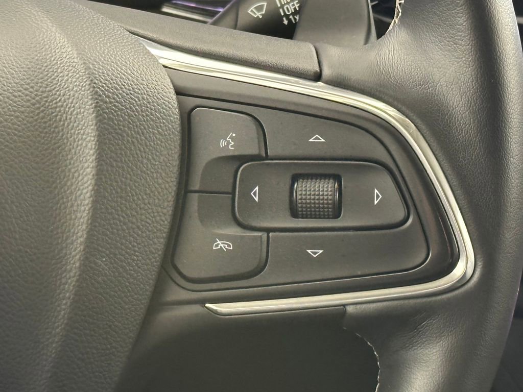 Used 2023 Buick Envision Essence FWD image 29