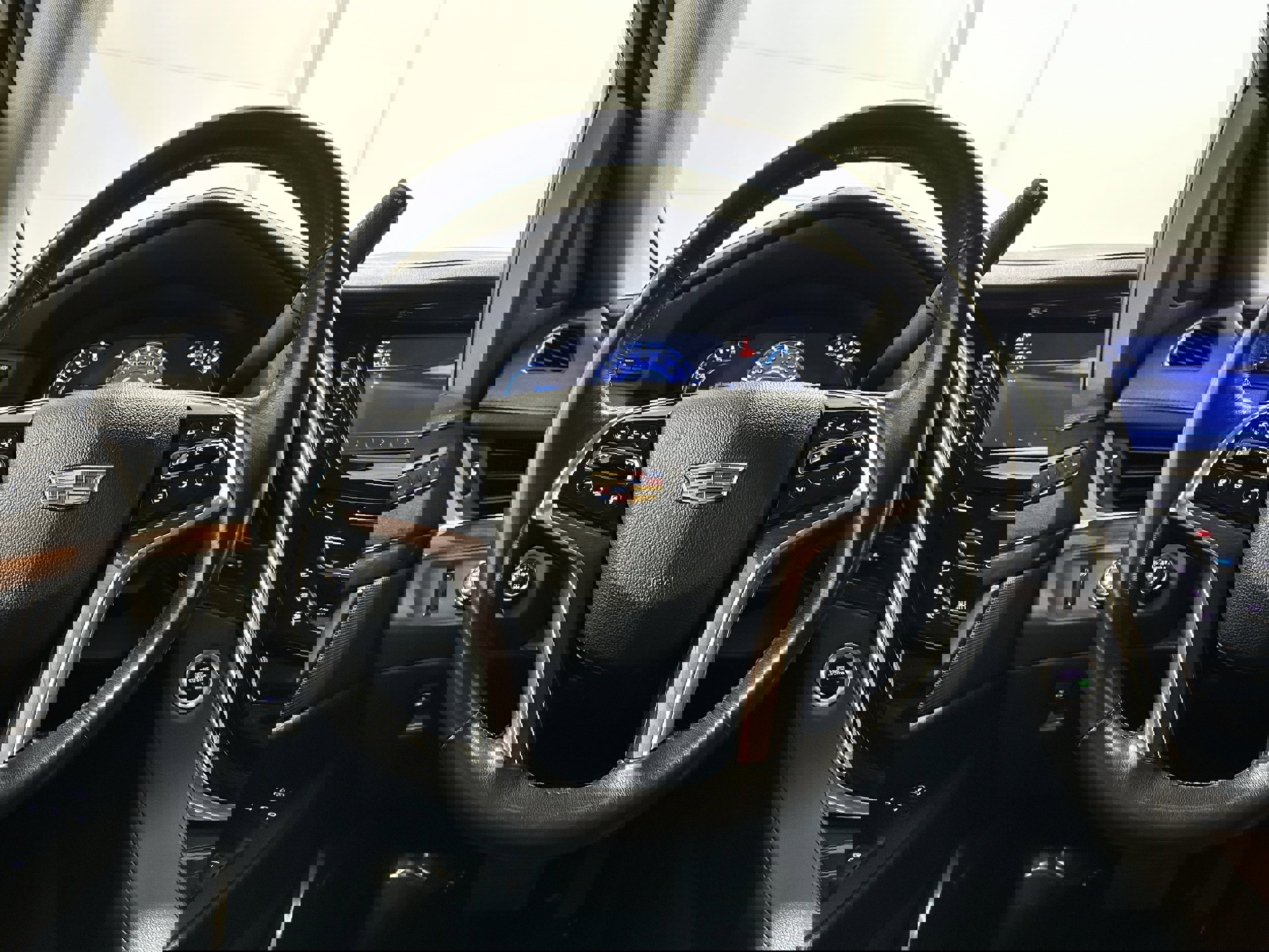 Used 2020 Cadillac Escalade ESV Premium Luxury image 14