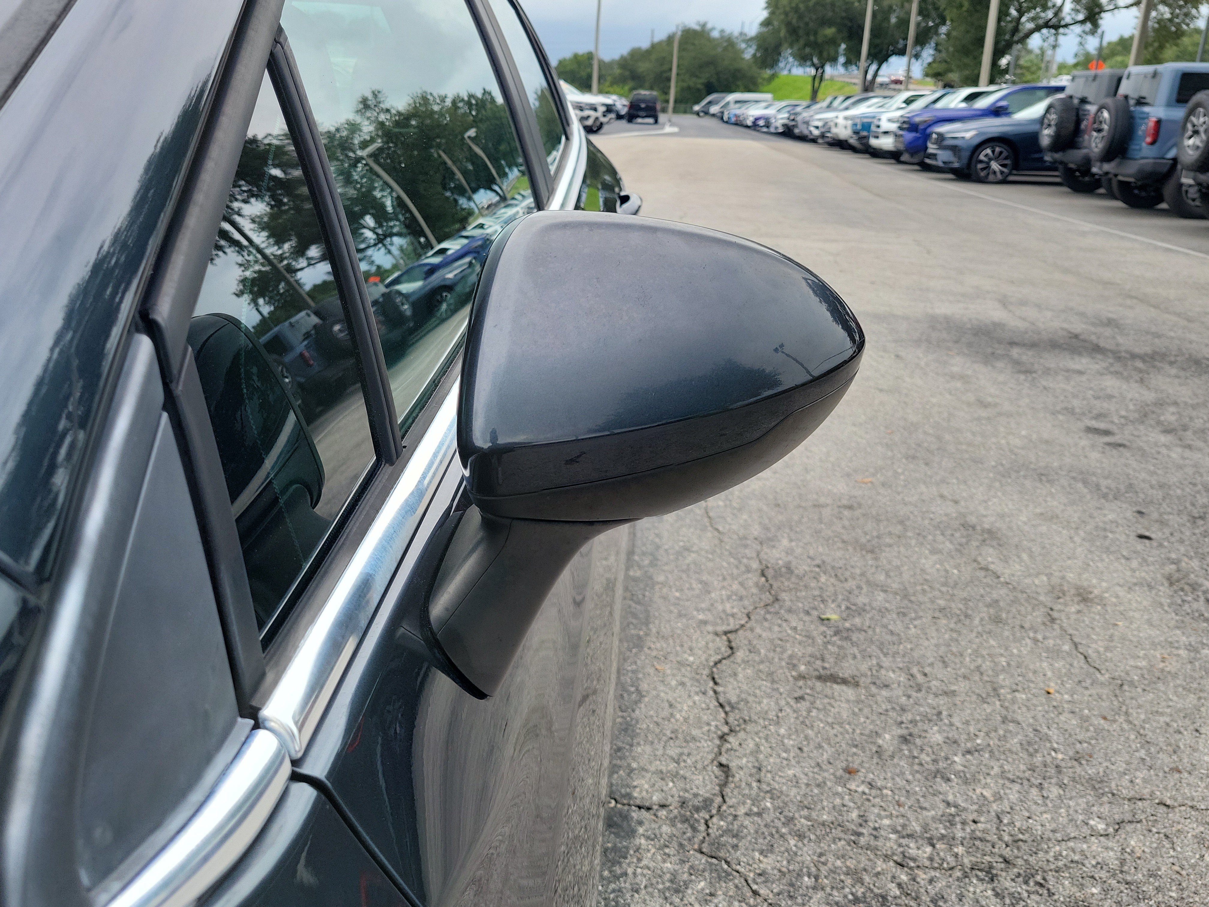 Used 2018 Chevrolet Cruze LT FWD image 4