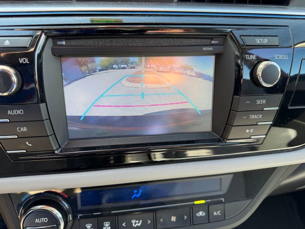 Used 2015 Toyota Corolla LE image 29