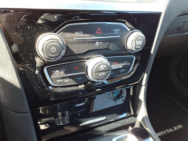 Used 2023 Chrysler 300 Touring w/ Sport Appearance Package RWD image 20