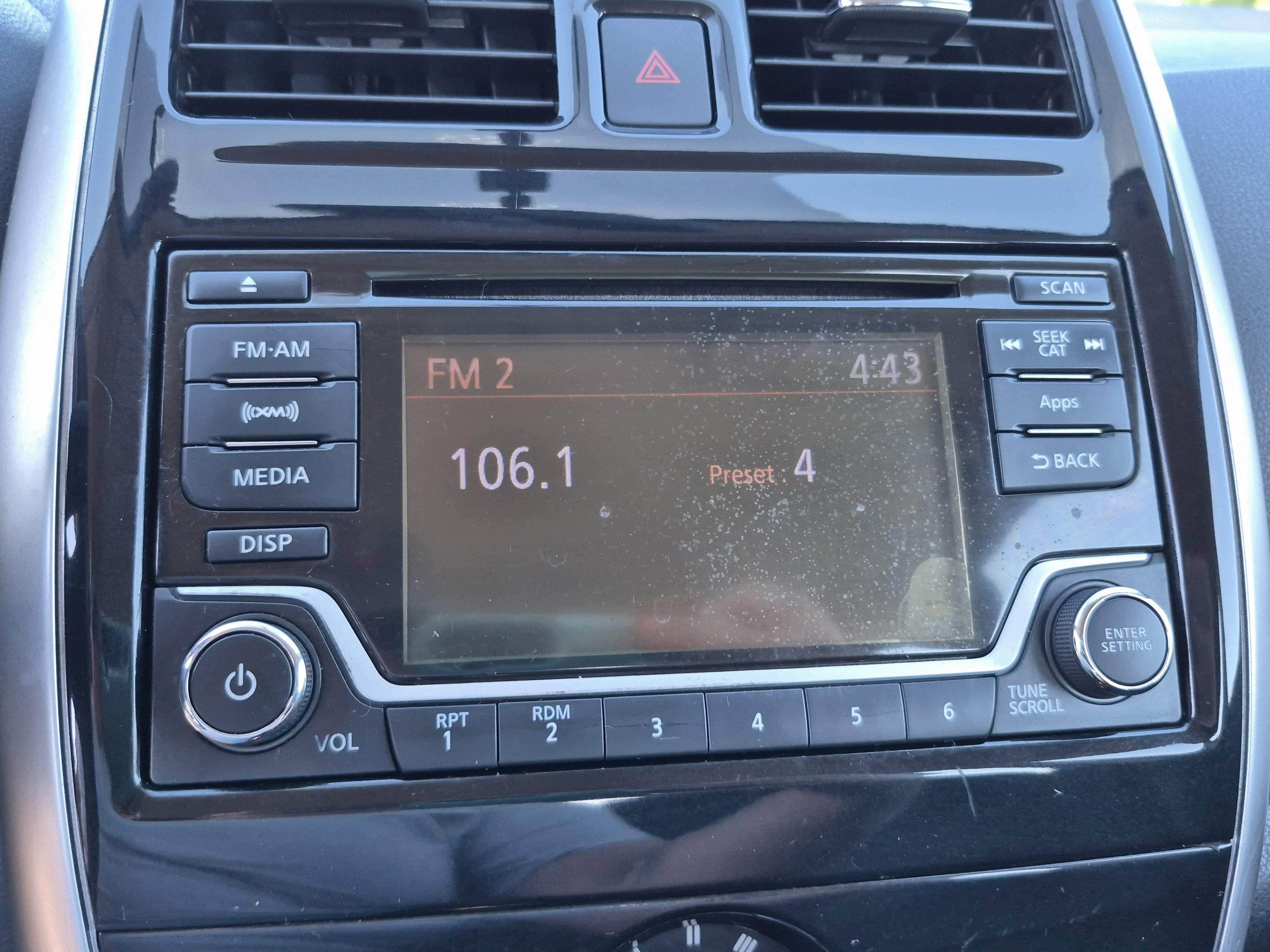 Used 2016 Nissan Versa Note SV FWD image 22