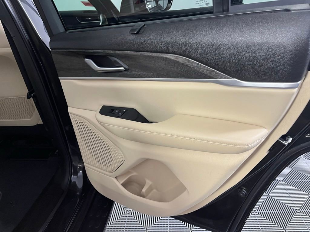 Used 2024 Jeep Grand Cherokee Limited w/ Luxury Tech Group II image 30