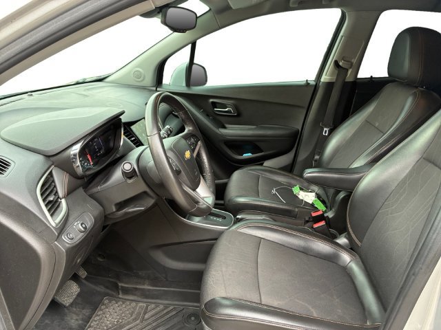 Used 2018 Chevrolet Trax LT w/ LT Convenience Package AWD/4WD image 11