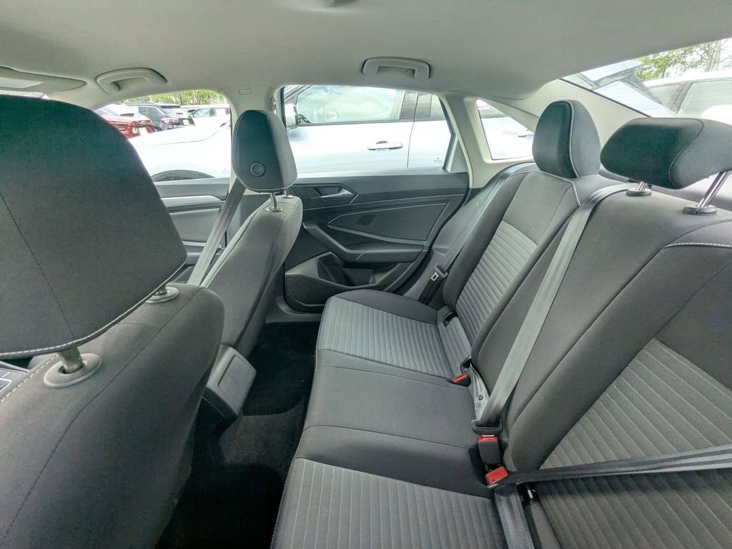 Used 2025 Volkswagen Jetta S image 11