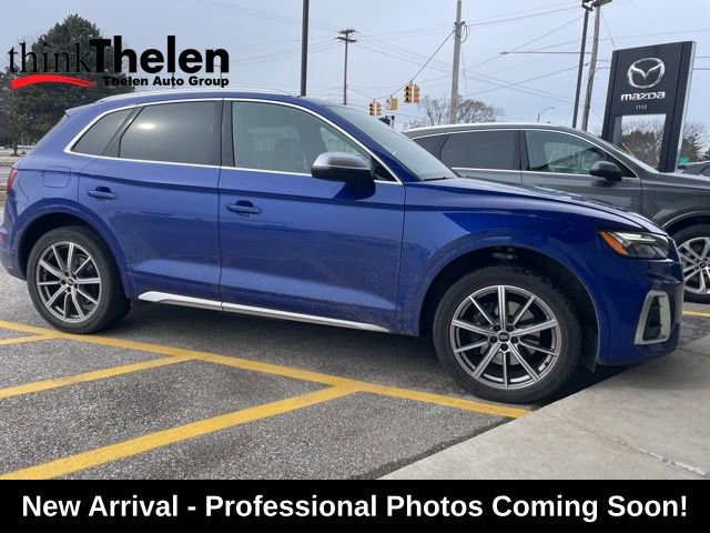 Used 2022 Audi SQ5 Premium w/ Convenience Package image 2