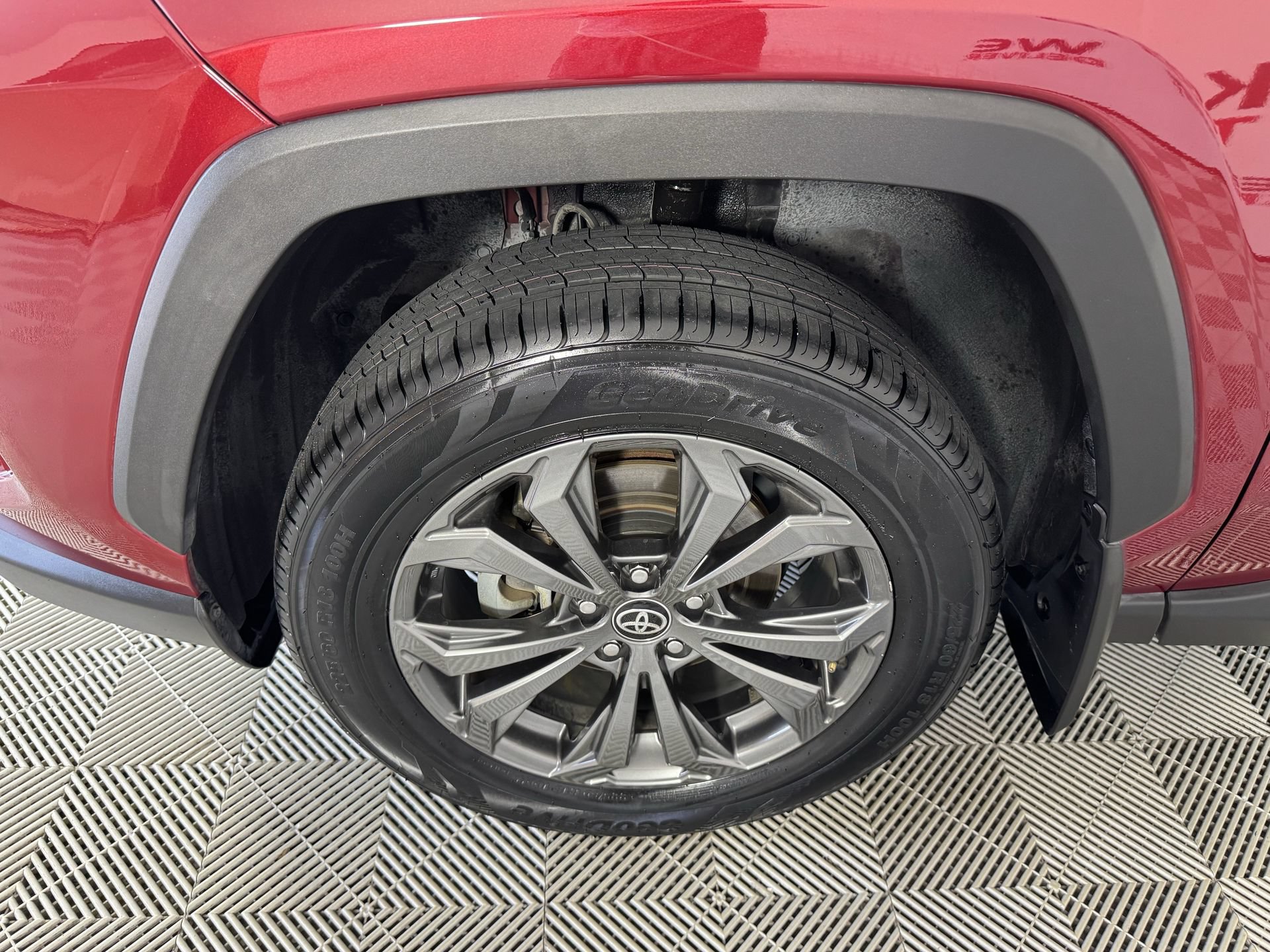 Certified 2024 Toyota RAV4 XLE Premium AWD/4WD image 33