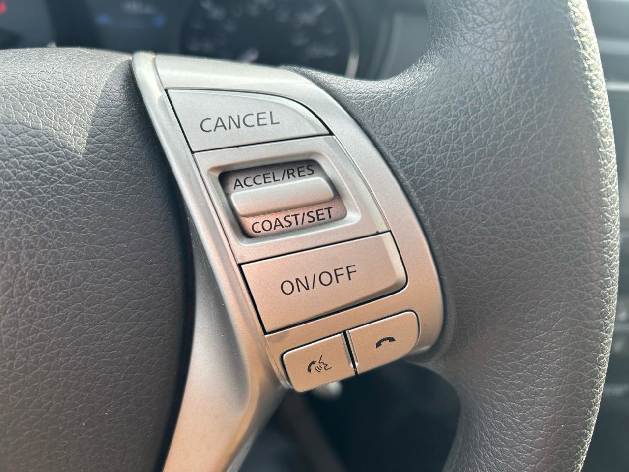 Used 2016 Nissan Rogue S image 19