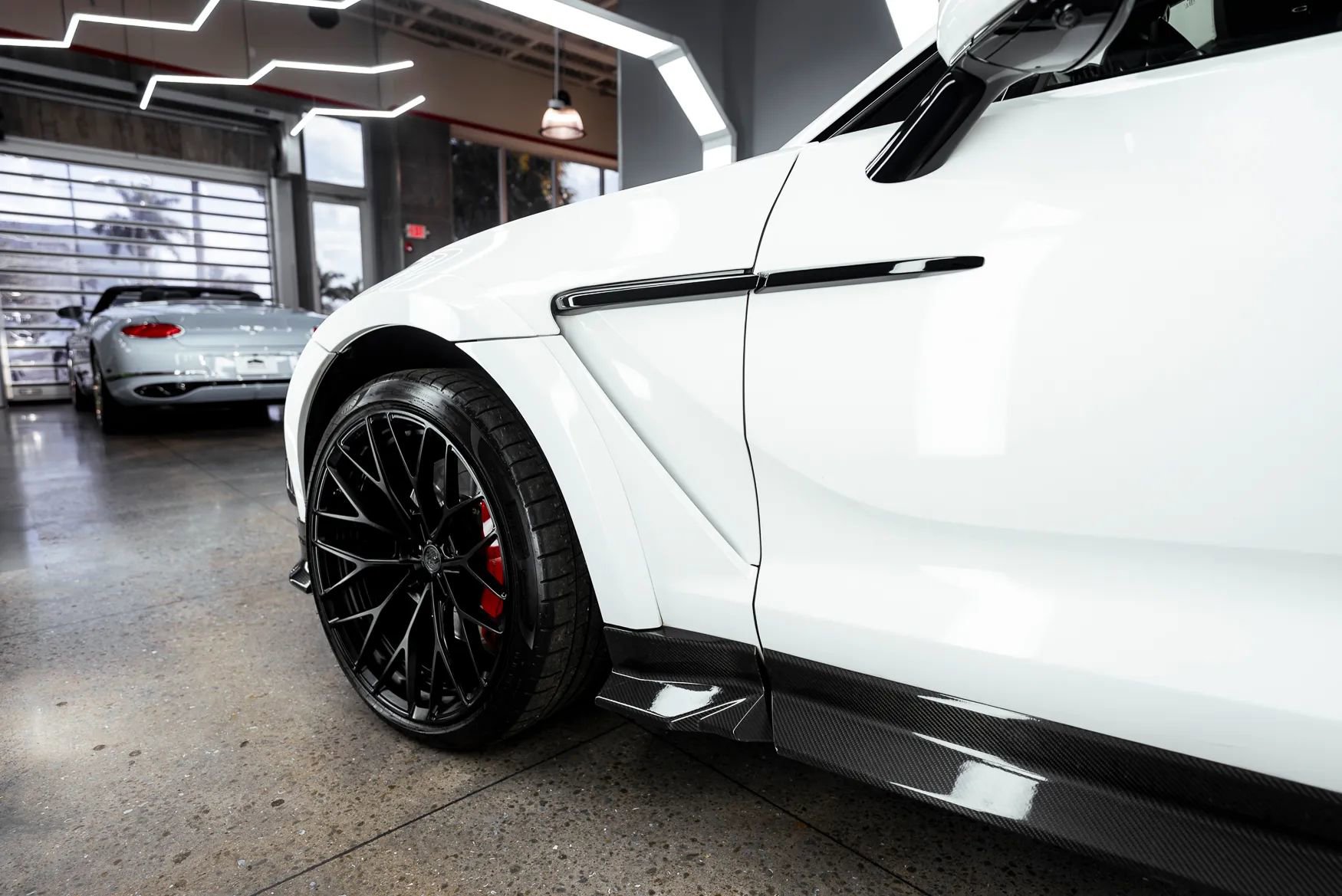 Used 2021 Aston Martin DBX AWD/4WD image 12