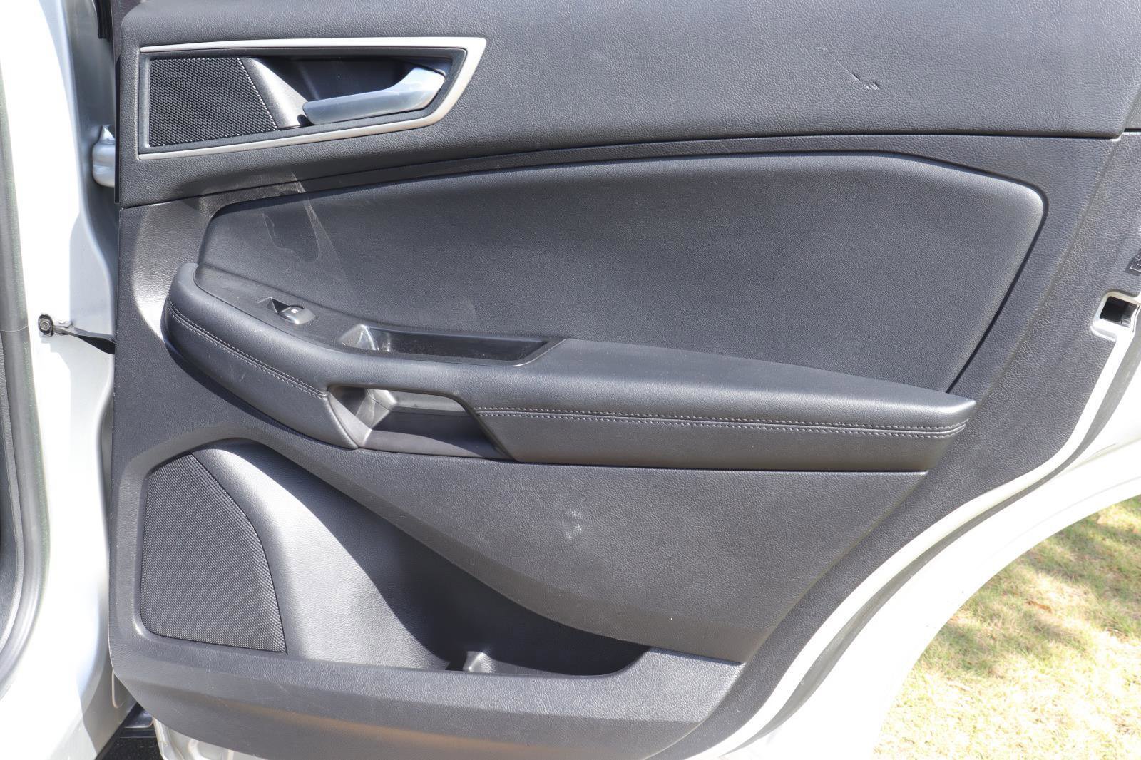 Used 2018 Ford Edge SEL w/ Equipment Group 201A image 20