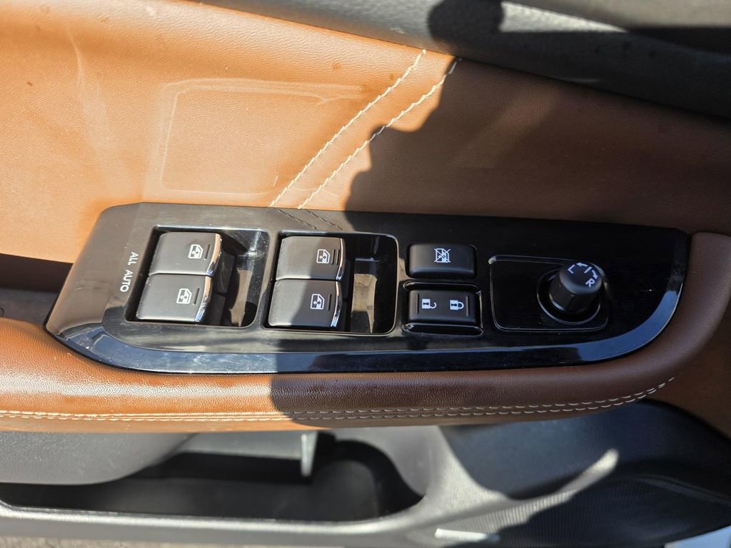 Used 2018 Subaru Outback 2.5i Touring w/ Popular Package #3 image 12