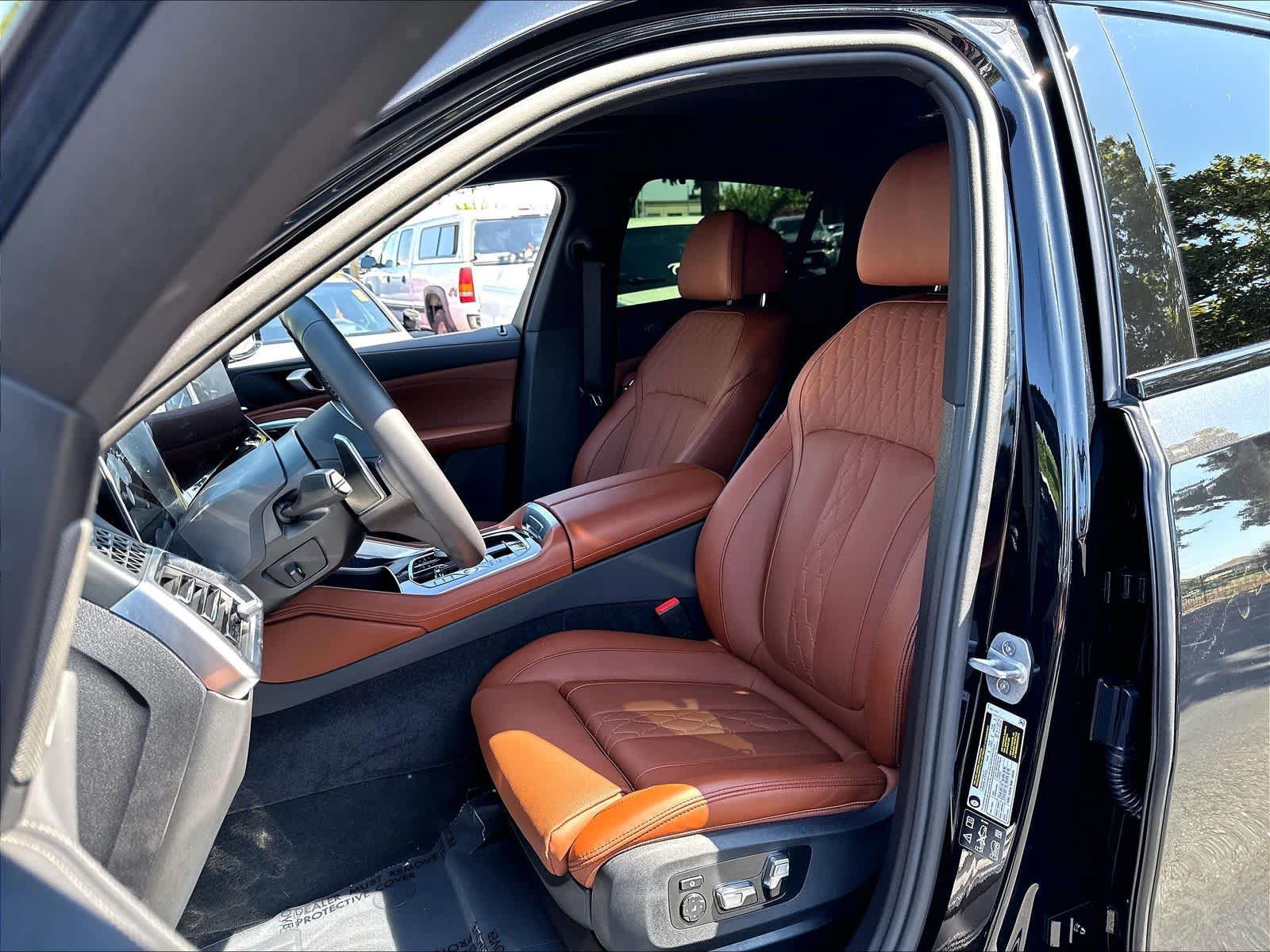 Used 2026 BMW X6 M60i w/ Executive Package AWD/4WD image 24