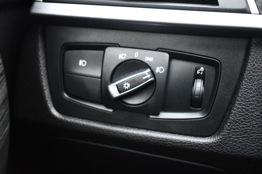 Used 2017 BMW 330i xDrive 330i xDrive image 36