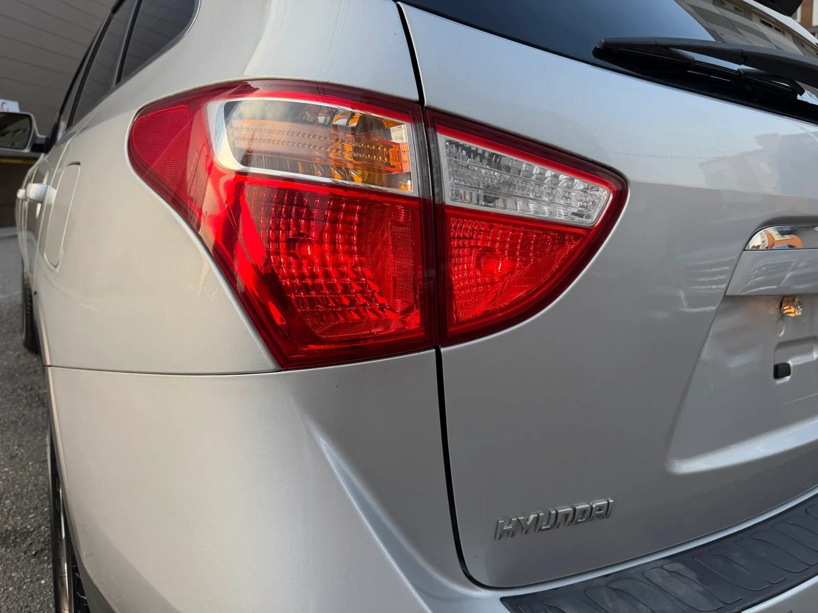 Used 2011 Hyundai Veracruz GLS AWD/4WD image 17
