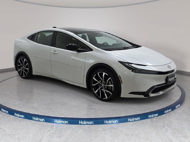 Used 2024 Toyota Prius Prime FWD image 3