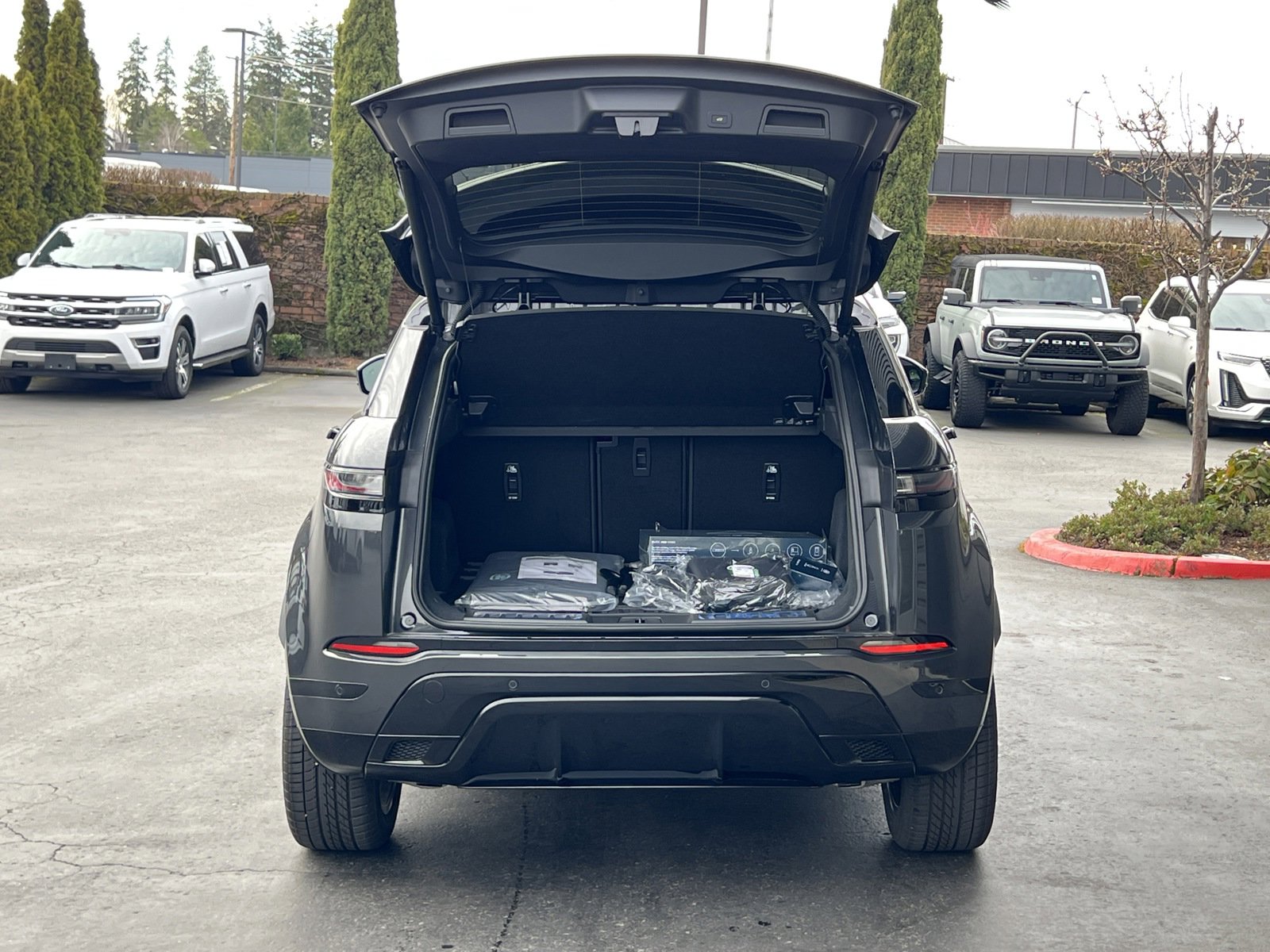 New 2025 Land Rover Range Rover Evoque Dynamic SE image 17