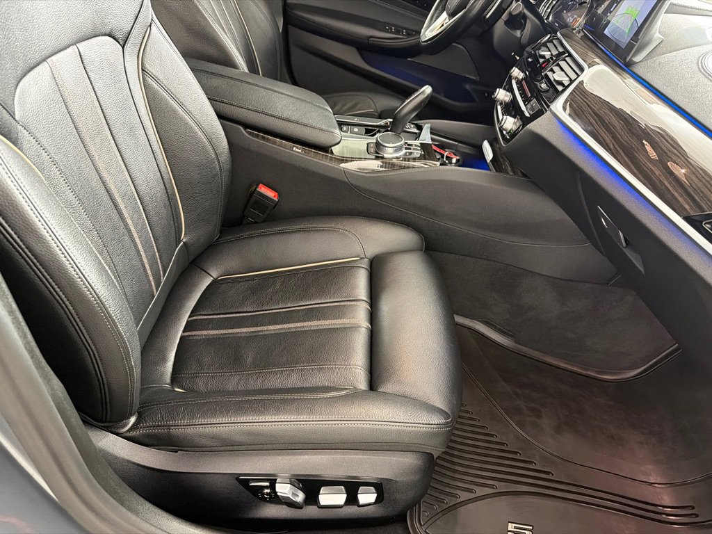 Used 2017 BMW 530i xDrive image 22