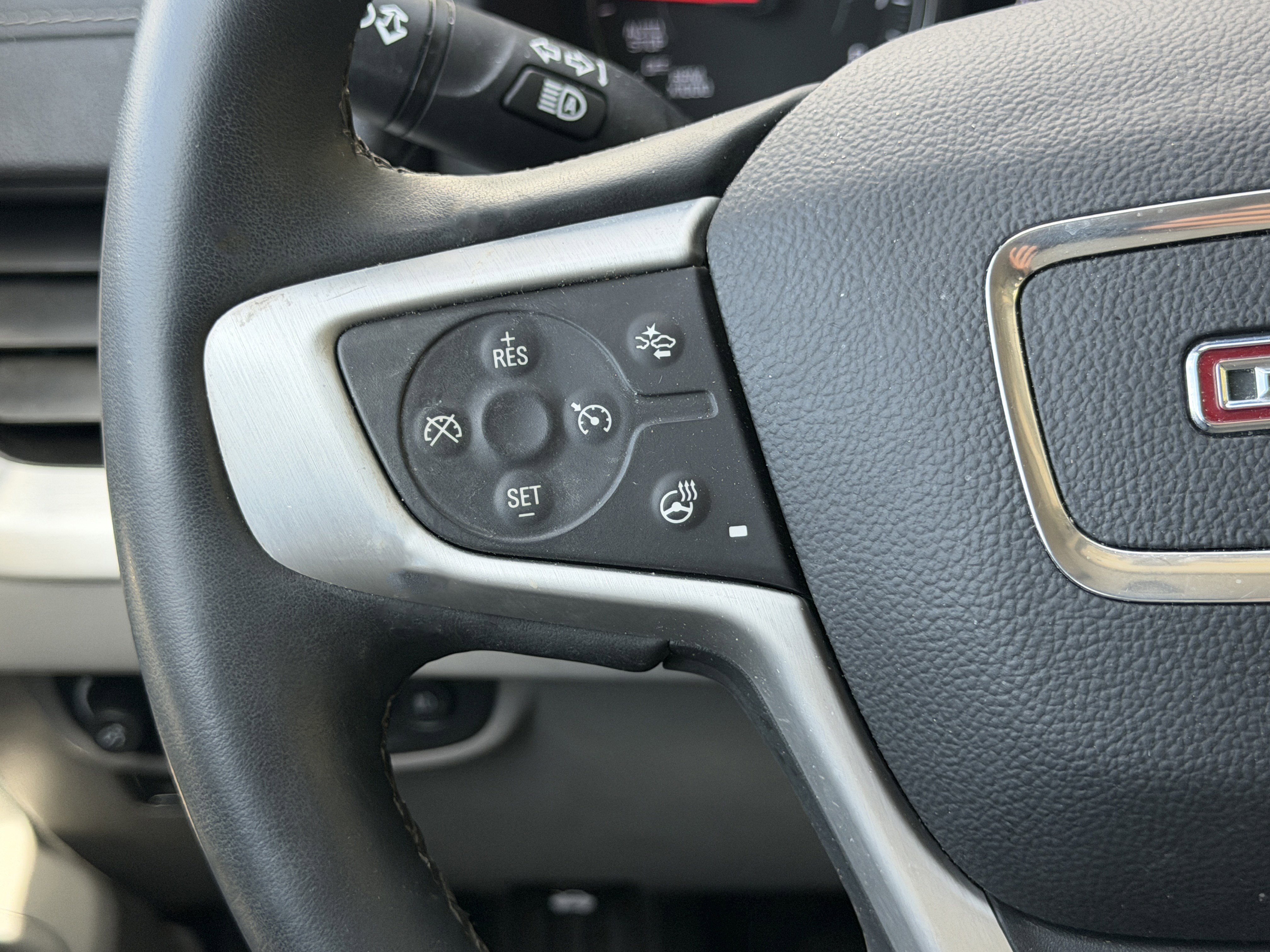 Used 2023 GMC Terrain SLT image 14