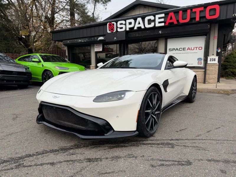 Used 2019 Aston Martin V8 Vantage Coupe image 2