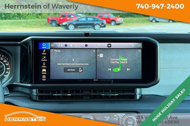 Used 2024 Jeep Wrangler Sahara image 10