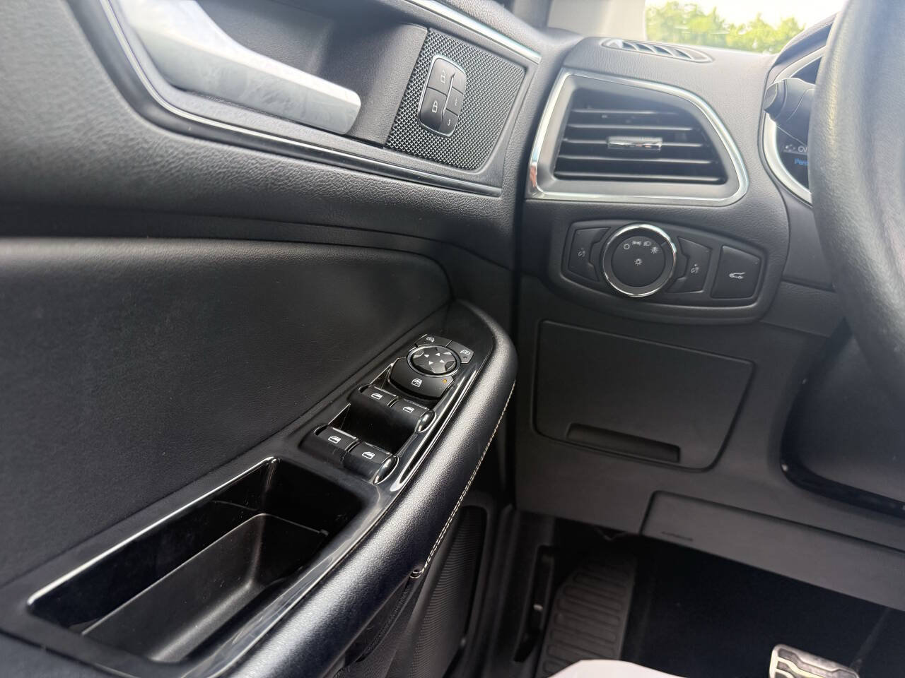 Used 2018 Ford Edge Sport w/ Equipment Group 401A AWD/4WD image 24