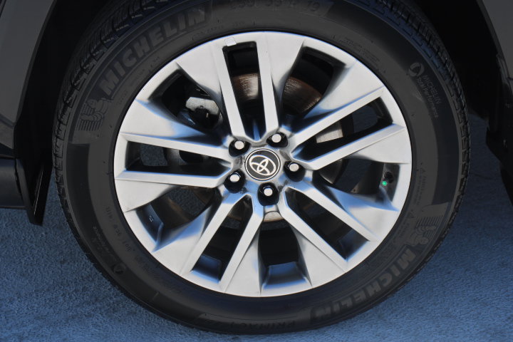 Used 2023 Toyota RAV4 XLE Premium FWD image 9