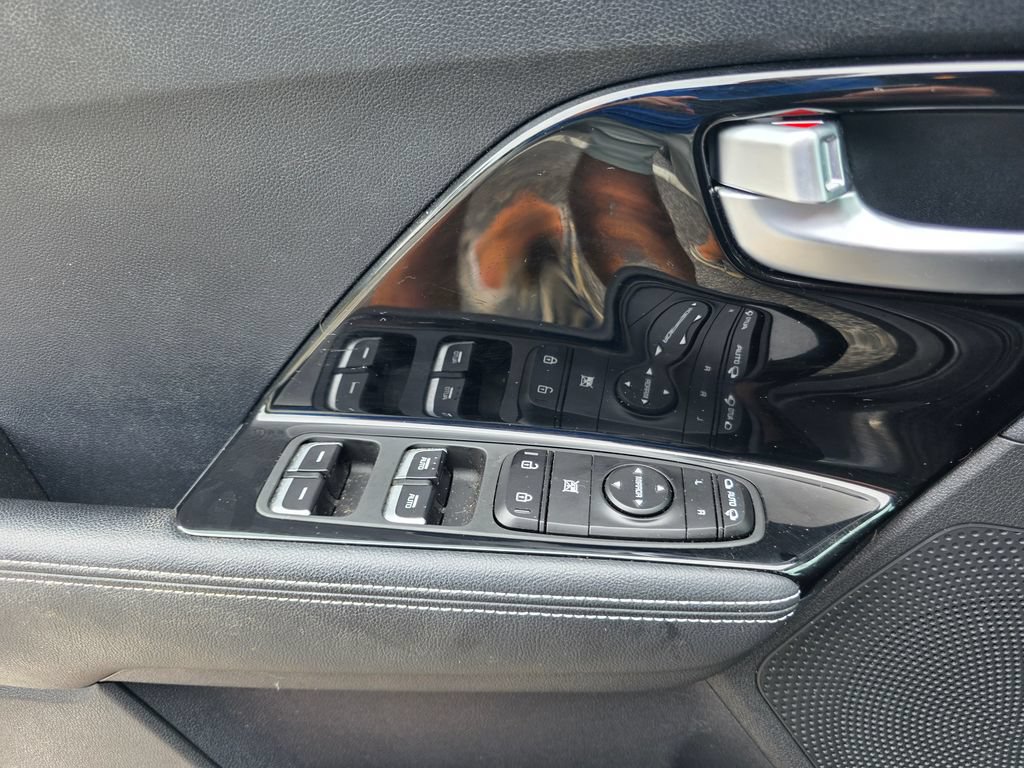Used 2020 Kia Niro EX FWD image 14