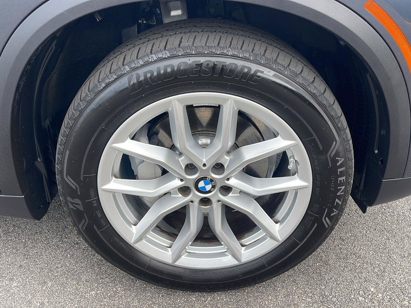 Used 2022 BMW X5 xDrive40i w/ Premium Package AWD/4WD image 9