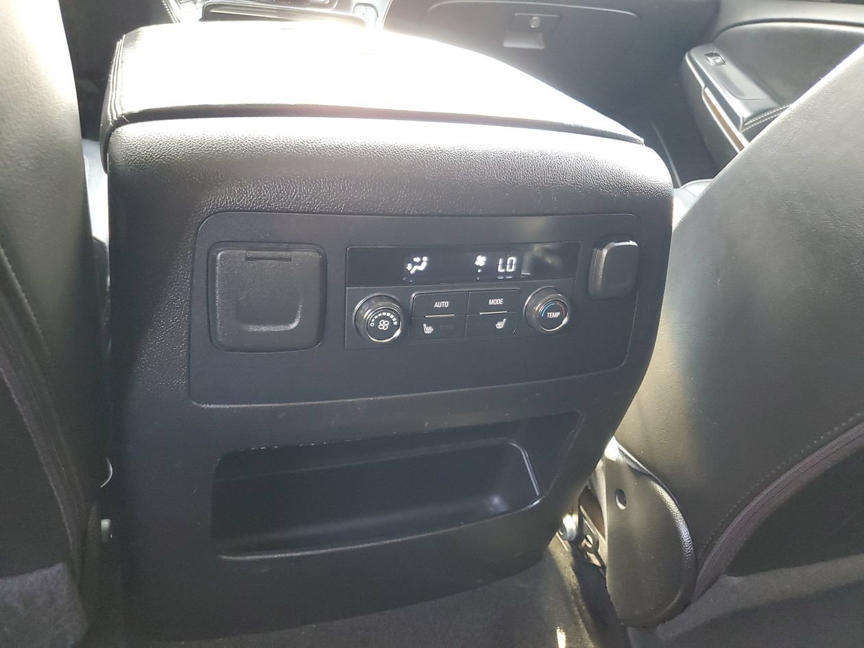 Used 2018 GMC Yukon Denali AWD/4WD image 15