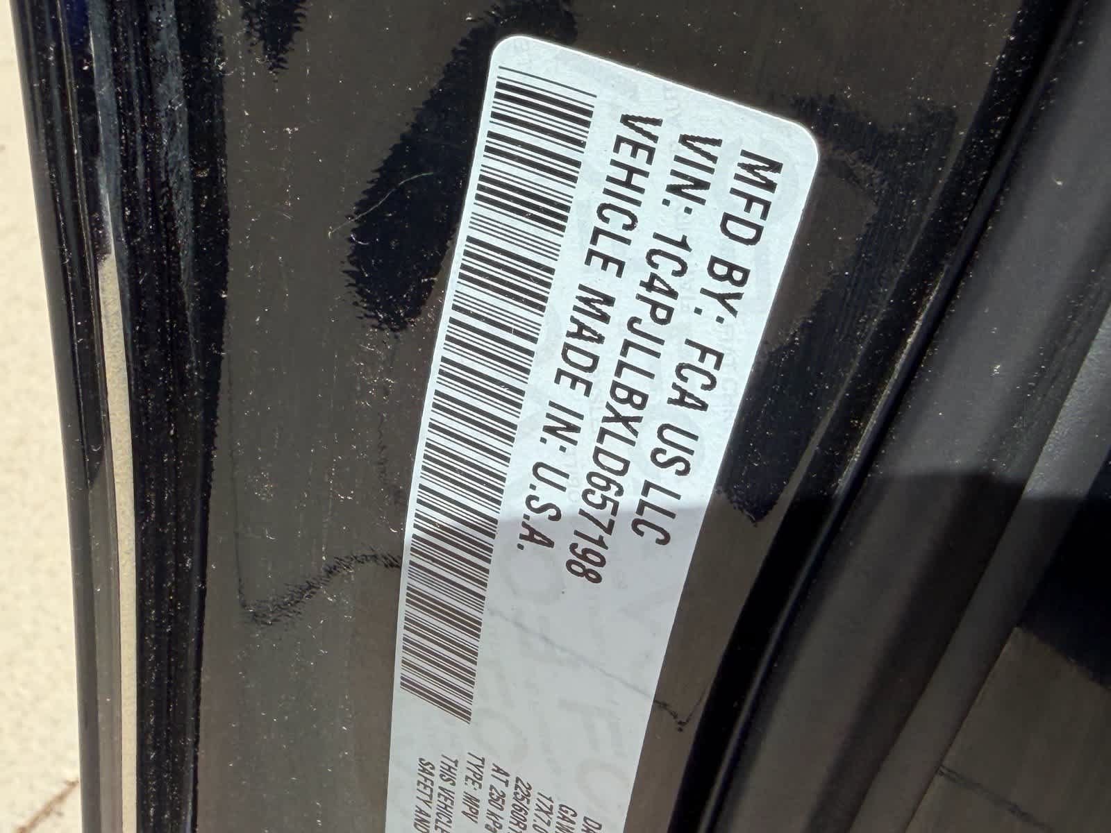 Used 2020 Jeep Cherokee Latitude Plus FWD image 27