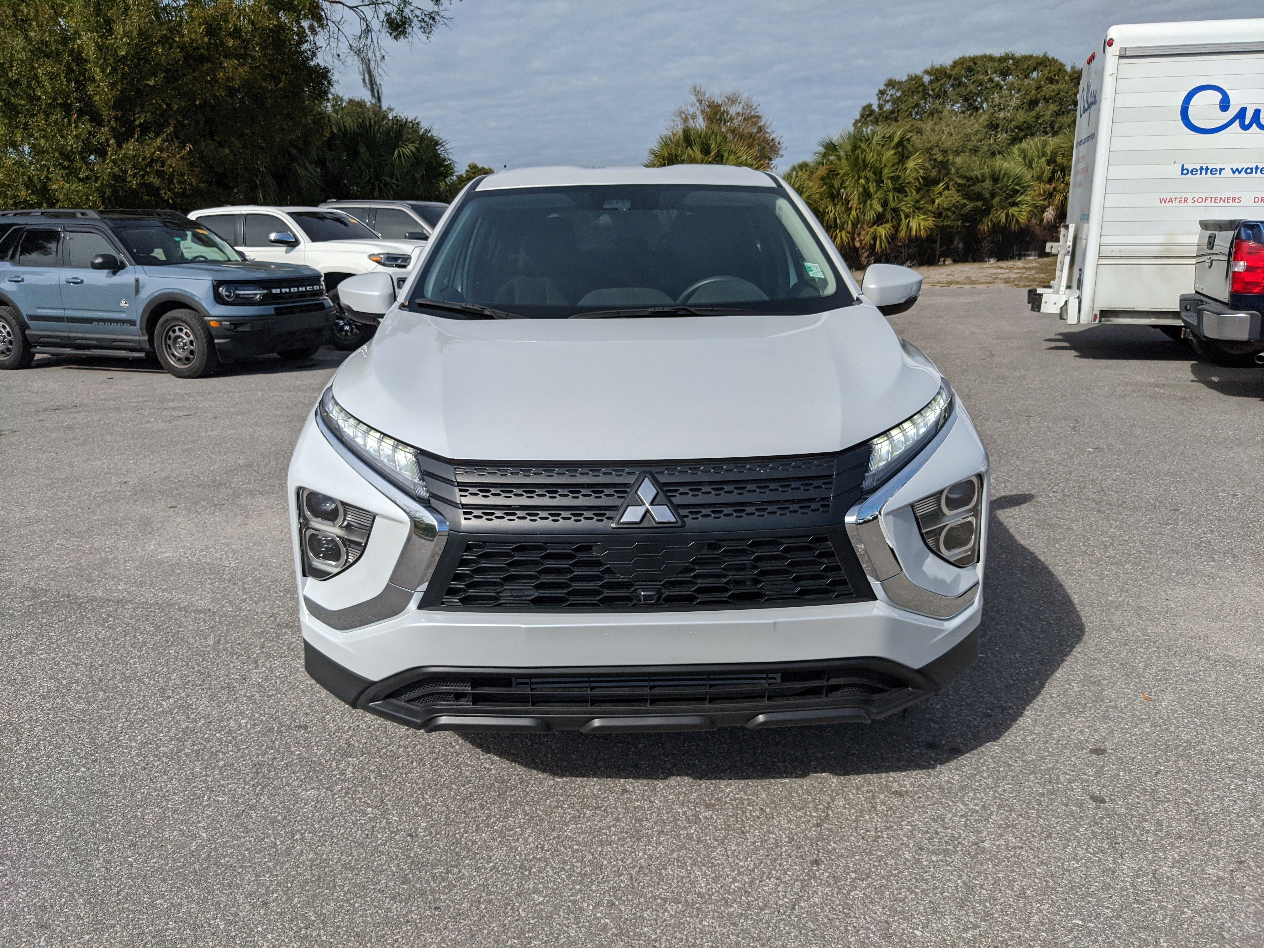 Used 2025 Mitsubishi Eclipse Cross ES image 3