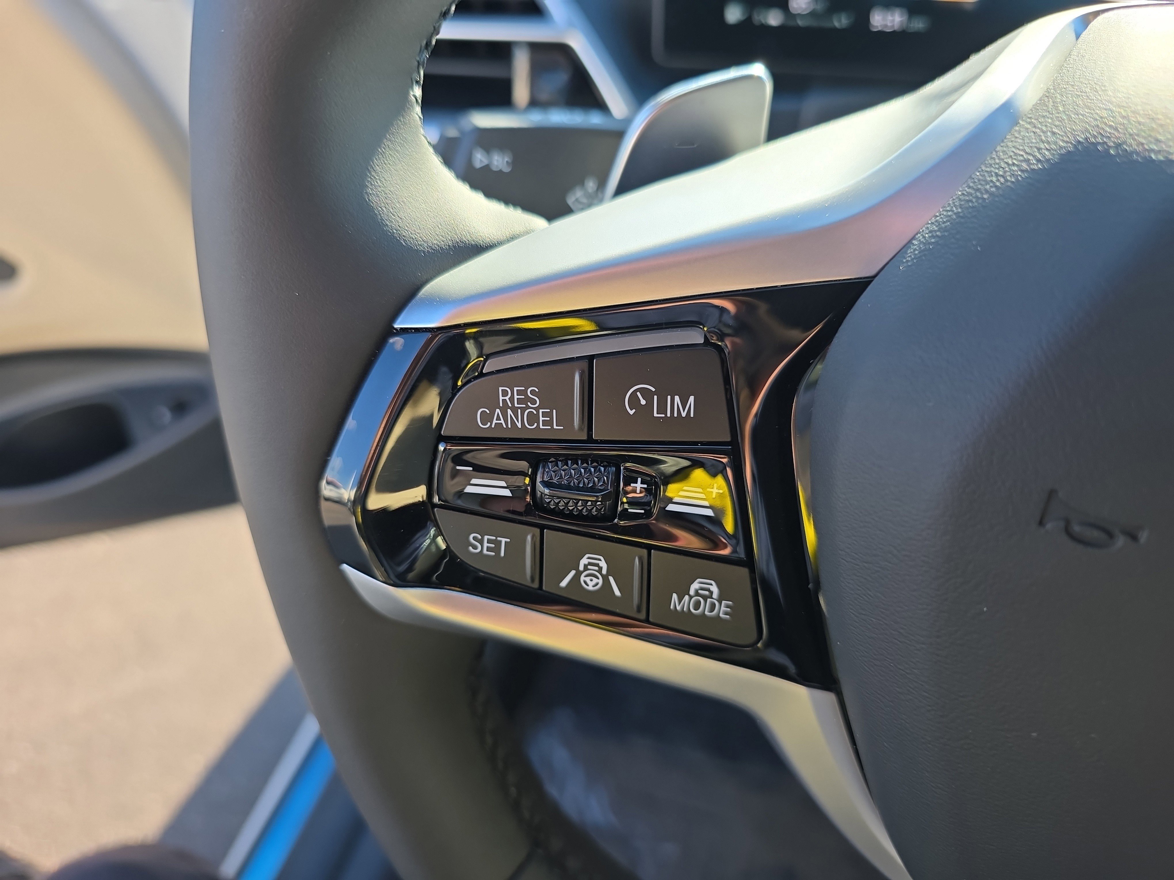 Used 2025 BMW 430i Coupe w/ Premium Package image 25